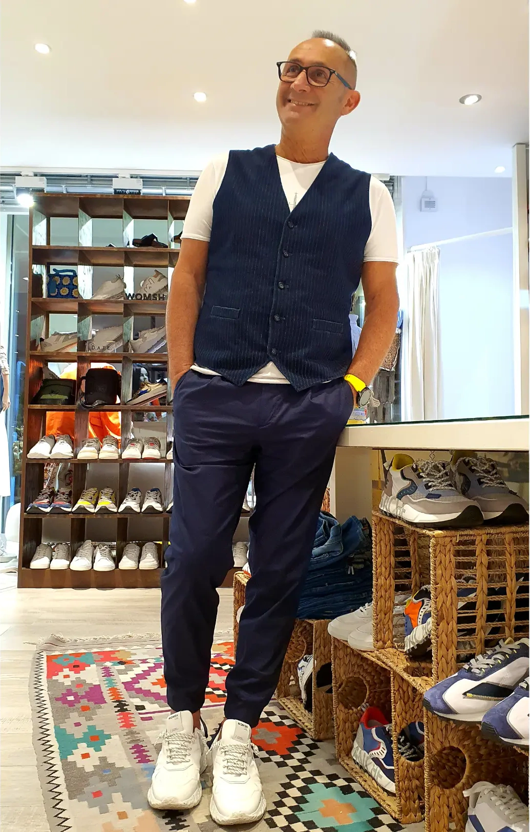 Massimiliano nella boutique DIGIMAX